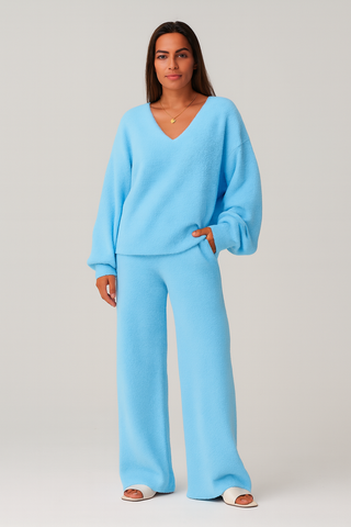 Women’s Lounge Matching Set – V-Neck, Soft & Stylish for Cooler Days