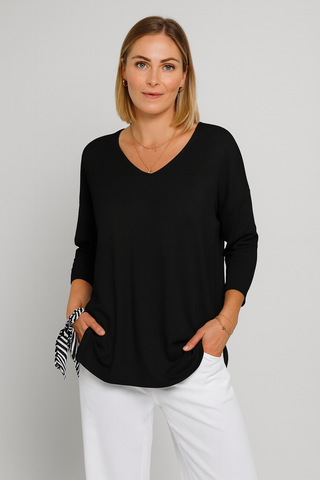 Women's knitted top – V-neck sweater, lightweight & figure-hugging